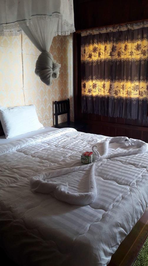 Riverside Bungalow Hotel Ban Dondét Esterno foto