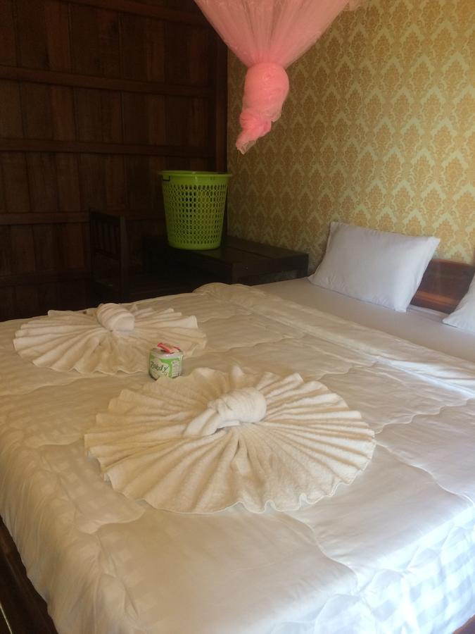 Riverside Bungalow Hotel Ban Dondét Esterno foto
