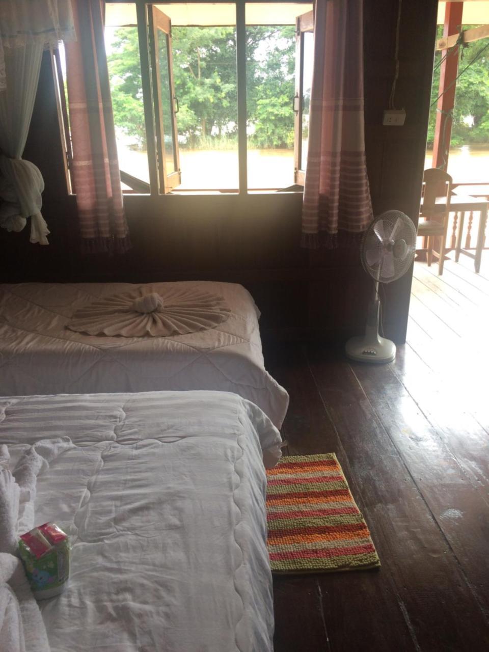 Riverside Bungalow Hotel Ban Dondét Esterno foto